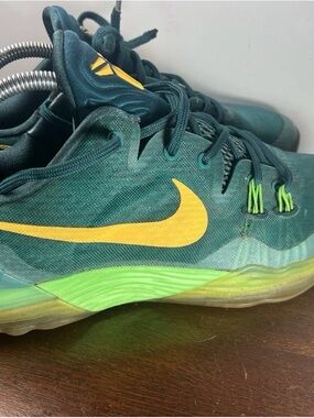 Size 11 - Nike Zoom Kobe Venomenon 5 Radiant Emerald-flaw